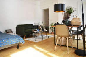 Large Stylish Studio Near Train Station